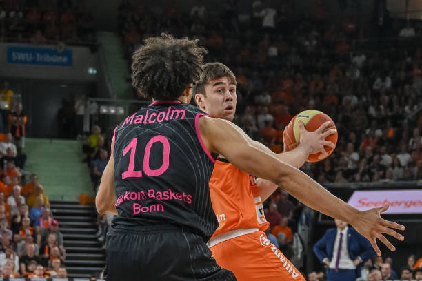 了其深厚的 了其深厚的