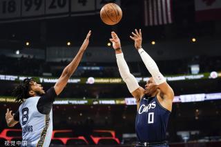 赛季中段的 赛季中段的