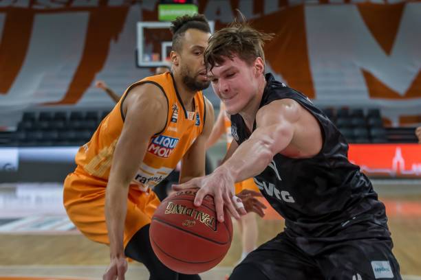 强度和逼抢 强度和逼抢