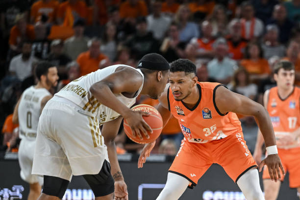 发动反击 发动反击