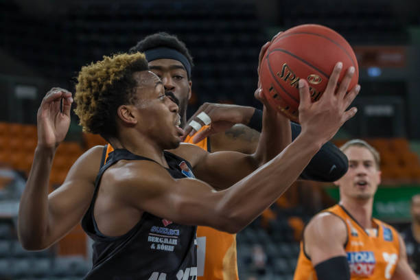 资并不乏成 资并不乏成